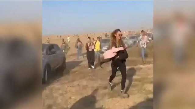 القصة الحقيقية لفيديو هروب المستوطنين الجماعي في الصحراء.. 500 مفقود