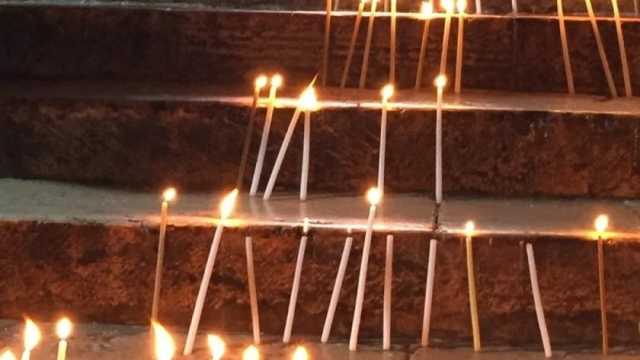 كنيسة الجثمانية تضيء الشموع حدادا على شهداء غزة