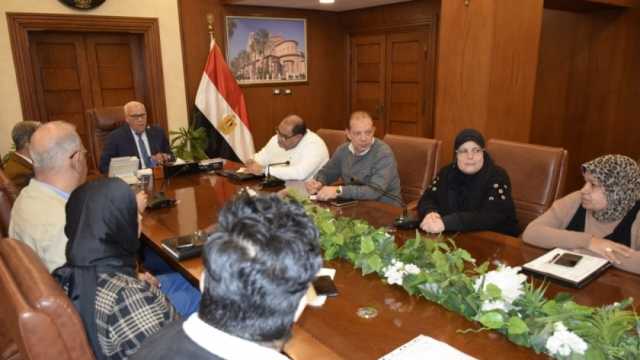 محافظ بورسعيد يبحث الاستعدادات النهائية لاستقبال أعياد النصر (صور)