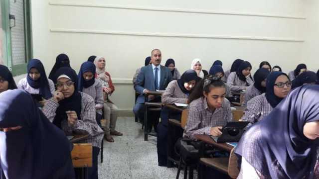 الأوراق المطلوبة لاستلام التابلت المدرسي لطلاب الصف الأول الثانوي في المحافظات
