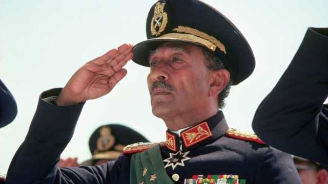 «السادات» يشيد بالقوات المسلحة: «أفقدت العدو توازنه فى ست ساعات»