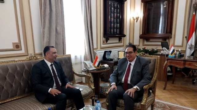 مساعد وزيرة التضامن ورئيس جامعة القاهرة يبحثان دفع مصروفات طلاب تكافل وكرامة