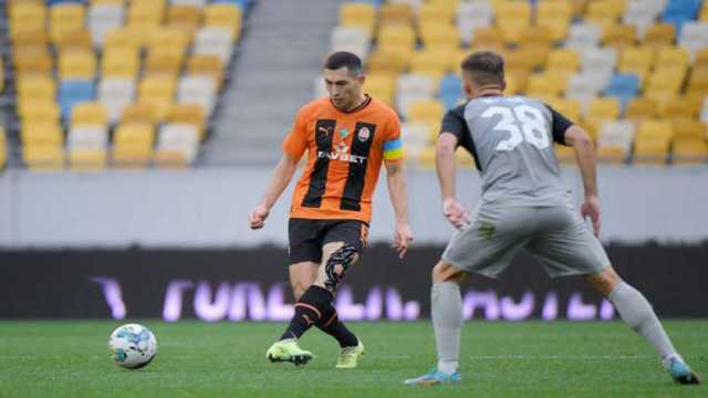 بعشرة لاعبين.. شاختار يفوز على فورسكلا ويواصل تصدره للدوري الأوكراني