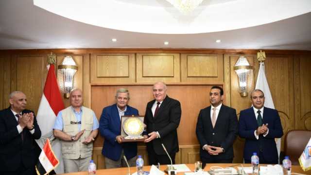 محافظ قنا: إدراج مشروعات جديدة للمياه والصرف الصحي في القرى