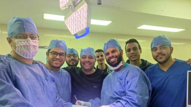 فريق طبي بـ«سوهاج الجامعي الجديد» ينقذ مصابا بـ10 طعنات