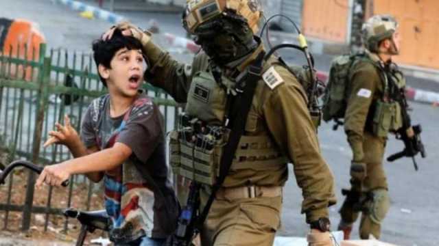 في يوم الطفل العالمي.. «هيئة الأسرى» تٌوثق شهادات الأطفال المعتقلين