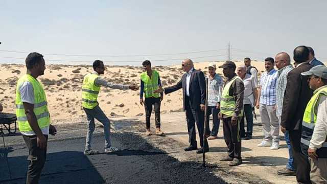 محافظ شمال سيناء يتابع أعمال رفع كفاءة الطريق الدولي الساحلي