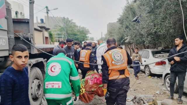استشهاد فلسطينيين اثنين إثر قصف استهدف منزلا في دير البلح بغزة