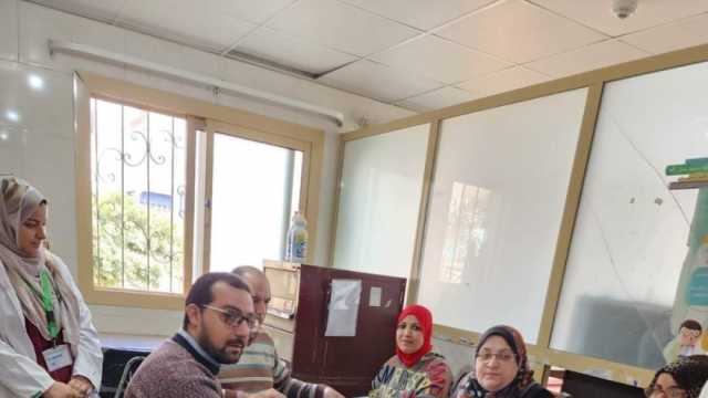 بدء تجريع المواطنين في البؤر المصابة بالبلهارسيا بالدقهلية (صور)