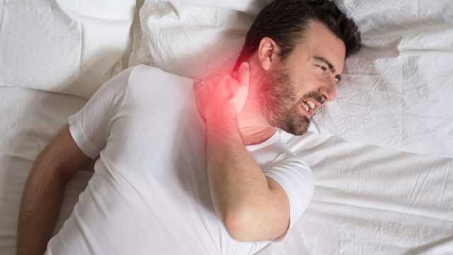 احذر 6 وضعيات خاطئة في طريقة النوم.. تسبب مشكلات كبيرة بالرقبة