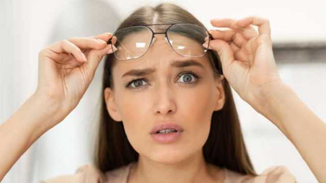 احرص على تناولها.. 5 أطعمة مفيدة تحمي عينيك من ضعف النظر