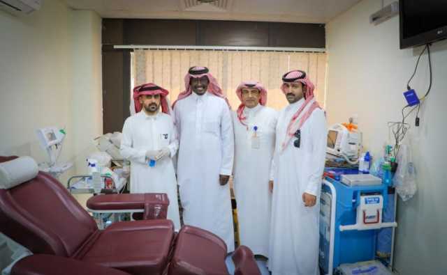 منسوبو هيئة الصحفيين السعوديين بدومة الجندل يتبرعون بدمائهم