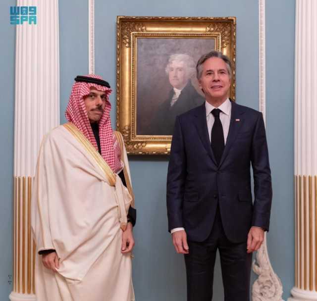 وزير الخارجية يلتقي نظيره الأمريكي