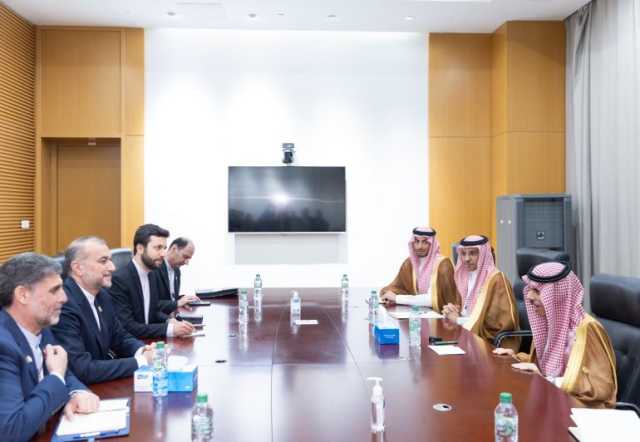 سمو وزير الخارجية يلتقي نظيره الإيراني