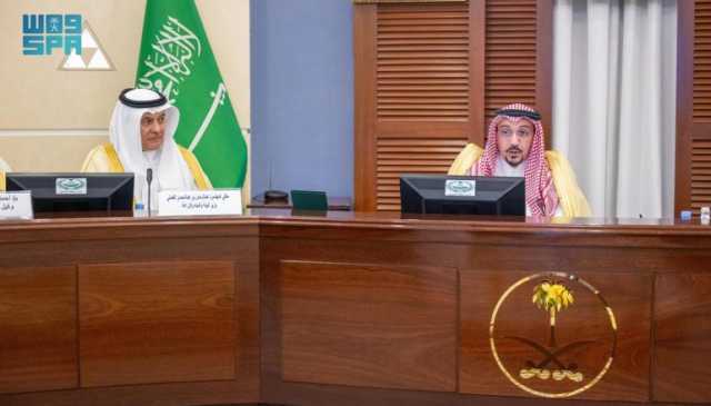 أمير القصيم يرأس اجتماعًا لاستعراض الاستراتيجية الوطنية التنموية لتلبية احتياجات المنطقة
