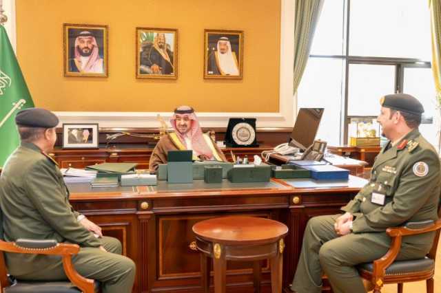 نائب أمير تبوك يستقبل مدير السجون بالمنطقة