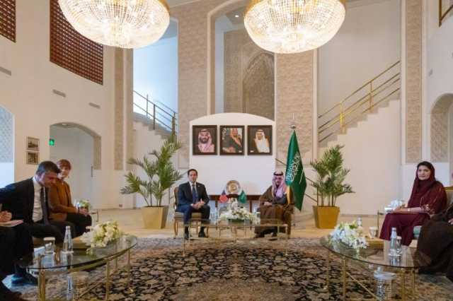 وزير الخارجية ونظيره الأمريكي يبحثان المستجدات الإقليمية والدولية والجهود المبذولة بشأنها