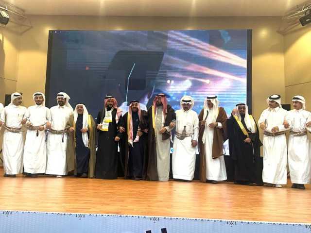 آل عزيز يشهد حفل محافظة تنومة بيوم التأسيس