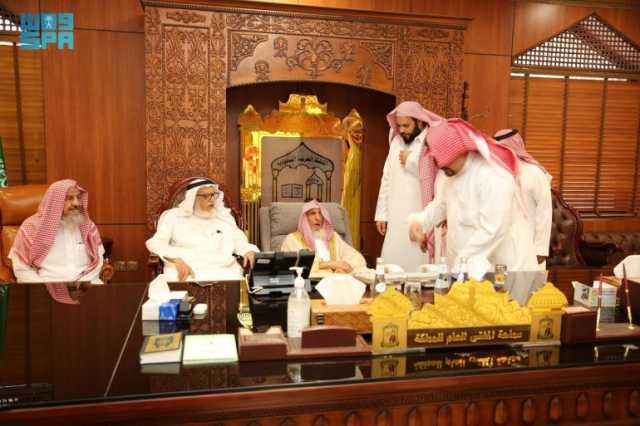 المفتي العام ونائبه يستقبلان المهنئين بعيد الفطر المبارك