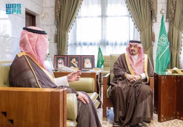 أمير الرياض يستقبل عددًا من المسؤولين بالمنطقة المهنئين بعيد الفطر المبارك
