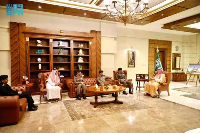 أثنى على جهودهم في حفظ الأمن وحماية الممتلكات.. محافظ جدة يستقبل عددًا من القيادات الأمنية بالمحافظة