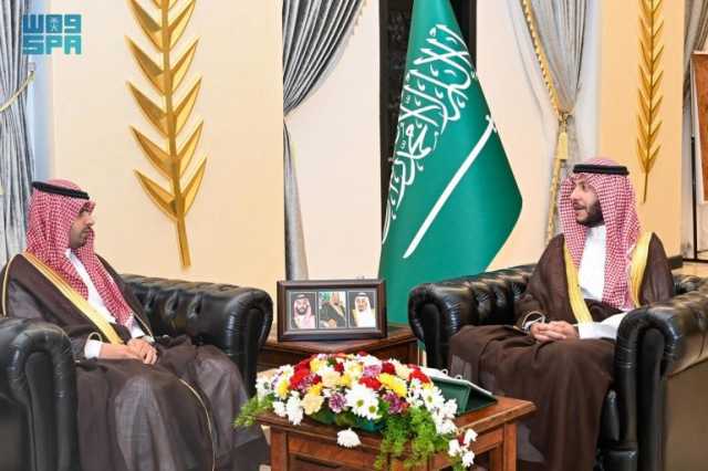 الأمير سعود بن نهار يستقبل المشرف على مركز تلفزيون الطائف