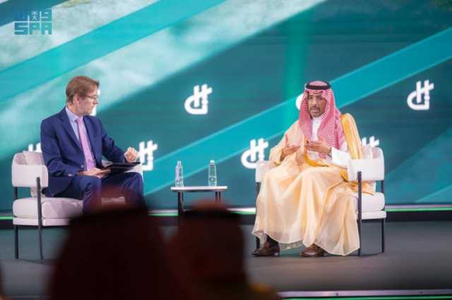 “الخريف”: نولي عناية كبيرة لتمكين الشباب وإكسابهم المهارات اللازمة لوظائف المستقبل