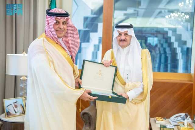 أمير الشرقية ونائبه يطلعان على التقرير السنوي لفرع وزارة الصحة بالمنطقة لعام 2024