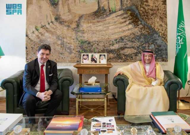 نائب وزير الخارجية يستقبل نائب رئيس لجنة الشؤون الخارجية والدفاع بمجلس الشيوخ الفرنسي