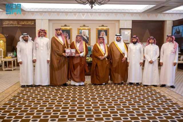 أمير القصيم يتسلم التقرير السنوي لجهود فرع وزارة التجارة بالمنطقة لعام 2024