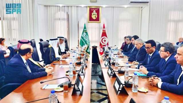 بحث الجانبان أوجه التعاون.. “الربيعة” يلتقي عددًا من المسؤولين في القطاع الصحي التونسي