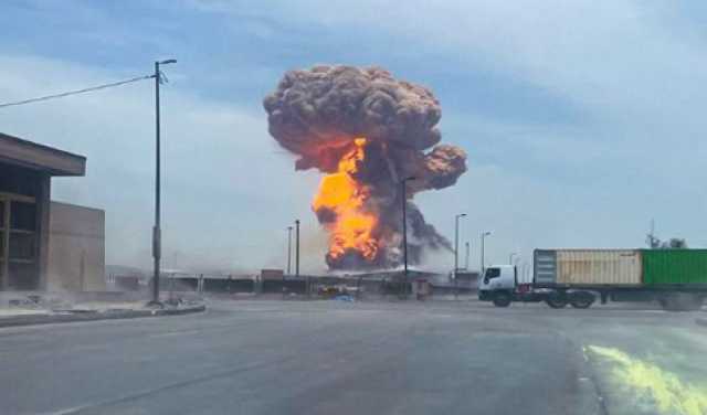 انفجار كبير بميناء بندر عباس الإيراني يخلف 47 مصابًا على الأقل ويعلق العمل به مؤقتًا
