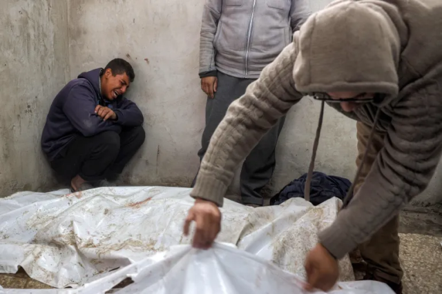 جُلّهم أطفال ونساء.. ارتفاع عدد الشهداء الفلسطينيين بقطاع غزة إلى 51.495 شهيدًا