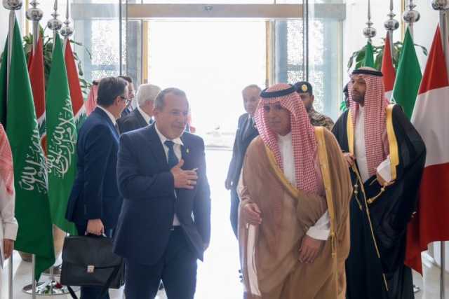 وزير الدولة للشؤون الخارجية يستقبل وزير خارجية البيرو