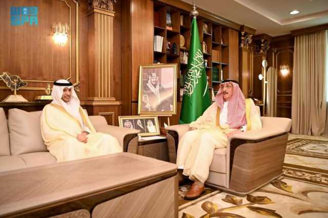 أمير جازان يستقبل مدير عام فرع وزارة العدل بالمنطقة