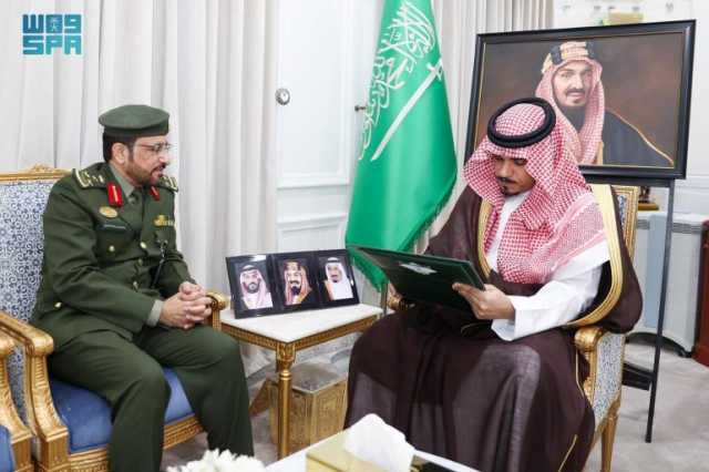 اطلع على الاستعدادات لاستقبال الحجاج بمنفذ الوديعة.. نائب أمير نجران يستقبل مدير إدارة جوازات المنطقة