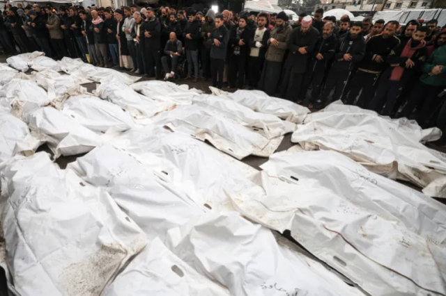 جُلّهم أطفال ونساء.. ارتفاع عدد الشهداء الفلسطينيين بقطاع غزة إلى 52.810 شهداء