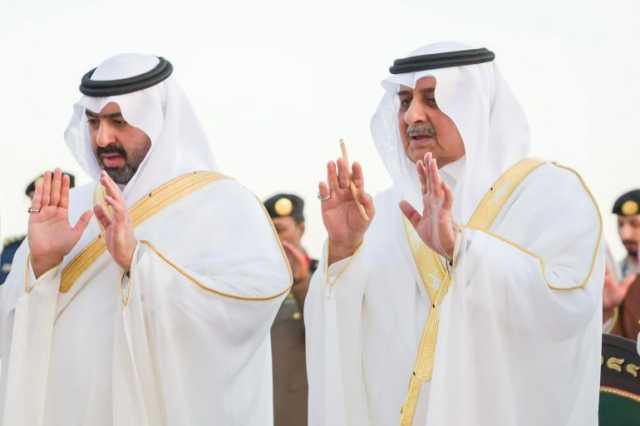 أمير منطقة تبوك وسمو نائبه يؤديان صلاة عيد الأضحى المبارك