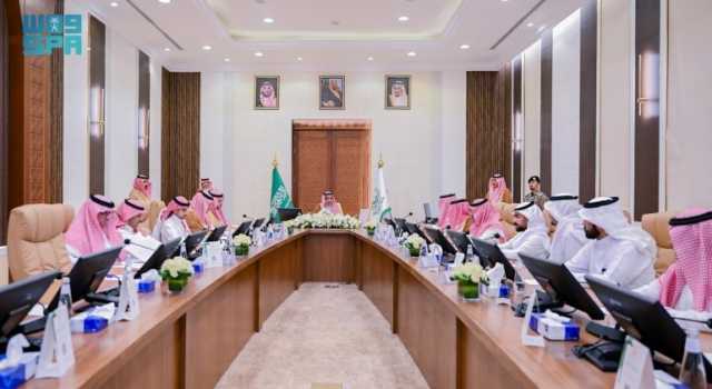أمير الباحة يرأس اجتماع القطاع الصحي ويطلع على نسب الإنجاز والمشاريع المستقبلية