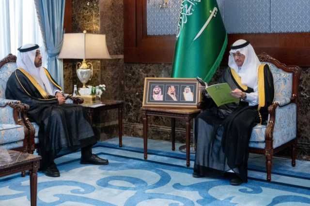 محافظ الأحساء يطّلع على التقرير السنوي لإدارة المساجد والدعوة والإرشاد بالمحافظة