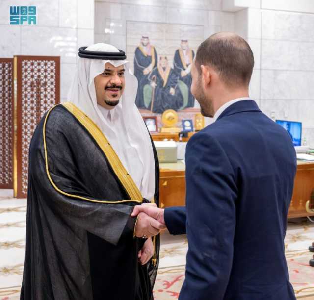 ناقشا الموضوعات ذات الاهتمام المشترك.. نائب أمير منطقة الرياض يستقبل سفير كولومبيا لدى المملكة