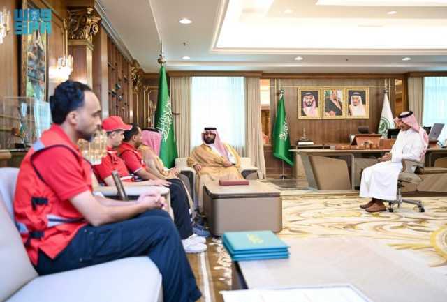 تسلّم التقرير السنوي له لعام 2024.. أمير منطقة جازان يستقبل مدير فرع هيئة الهلال الأحمر السعودي بالمنطقة