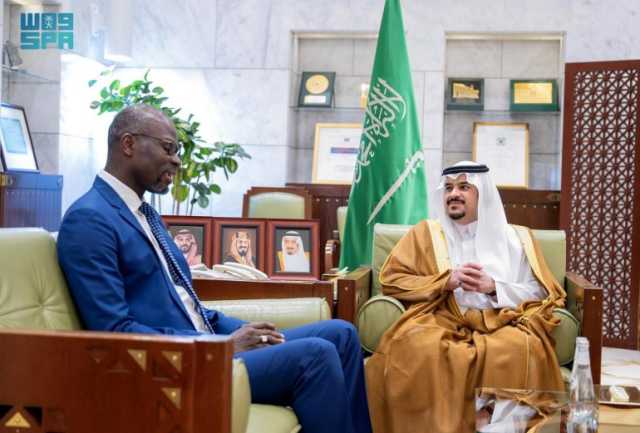 ناقشا المواضيع ذات الاهتمام المشترك.. نائب أمير منطقة الرياض يستقبل السفير السنغالي لدى المملكة