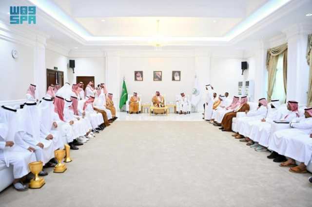 أمير جازان يستقبل مدير فرع وزارة الرياضة ويطّلع على إنجازات أندية المنطقة