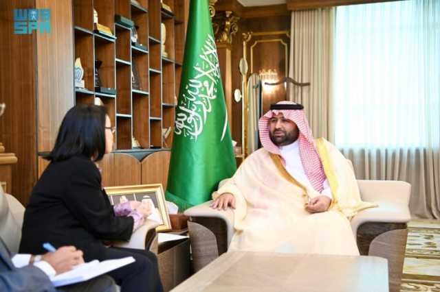 بحثا الموضوعات ذات الاهتمام المشترك.. أمير جازان يستقبل القنصل العام البريطاني بجدة