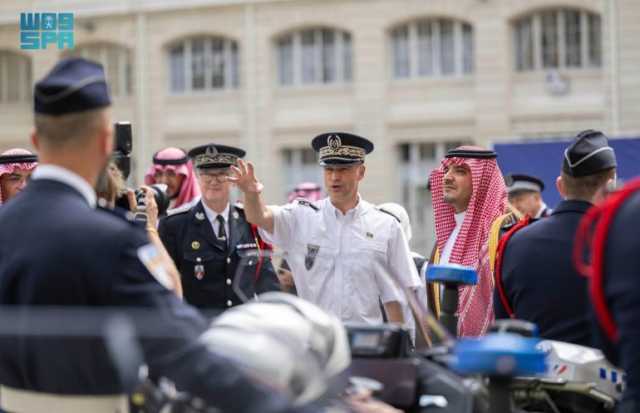 وزير الداخلية يزور مركز العمليات الأمنية لشرطة باريس