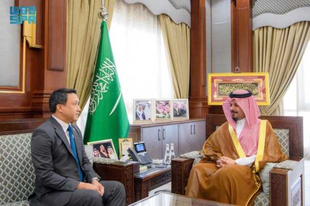 ناقشا الموضوعات ذات الاهتمام المشترك.. أمير المدينة المنورة يستقبل القنصل العام للفلبين بجدة