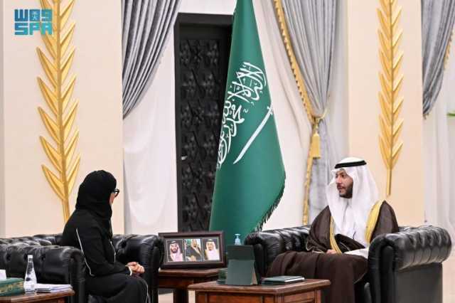 محافظ الطائف يطّلع على برامج وأنشطة جمعية مراكز الأحياء