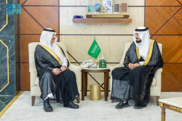 أمير المنطقة الشرقية يستقبل رئيس اللجنة الوطنية للإبل باتحاد الغرف السعودية
