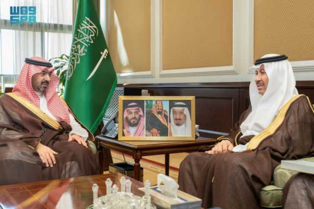 اطّلع على منجزاته خلال 2024.. نائب أمير تبوك يستقبل رئيس نادي ذوي الإعاقة بالمنطقة وعددًا من أعضائه